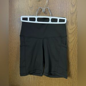 Biker shorts 5” inseam with pockets